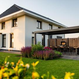 Luxe buitenhuis 10 pers met jacuzzi en vrij uitzicht