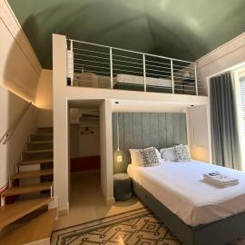 Bellavitarooms-Fiore di Maggio Luxury Suites, מלון במטרה