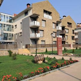 Apartamentos turisticos Puente la Reina de Jaca, hotel en Puente la Reina de Jaca
