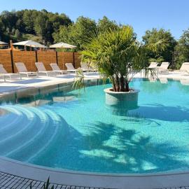 Ecvestria Chalet, hotel u gradu 'Ocnele Mari'