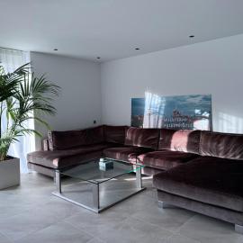 Moderne woning Drachten 3 slaapkamers dichtbij centrum parking voor de deur, hotel v destinácii Drachten