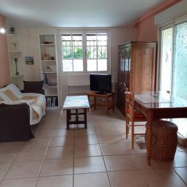 T2 indépendant avec clim et jardin, hotel v destinácii Moissac