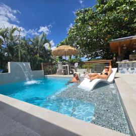 Casita Almendro-Studio with Heated Pool, hotell sihtkohas San German