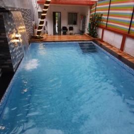 Yash villa - 2 Bhk ll Private pool ll Wifi ll Tv ll, hotel v destinaci Lonavala