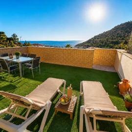 Modern Duplex in Sitges with Sea Views & Terrace, Free Parking - Villa Alisa