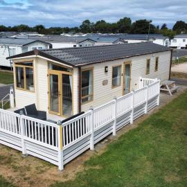 The Retreat Seren - Marine Holiday Park