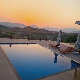 Villa Panorama - Private Swimming Pool & Parking