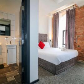 Kick back relax stylish space, hotel in Nottingham