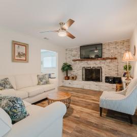 South End St Simons Island Cottage Near East Beach & Redfern Village