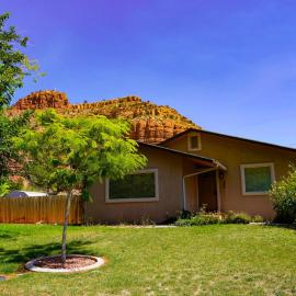 Family Home in Kanab w private Hot Tub Near Zion