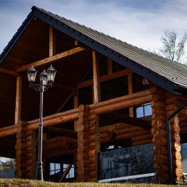 Amber Hills Romania, hotel in Braşov