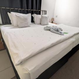 Golentle Home Stay & Extra View Safaris, hotel en Maun