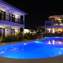 Hotel Villa Toti، فندق في سانتا فيرونيكا