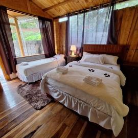Casa Refugio del Amanecer en Baños de Agua Santa, hotel in Lligua