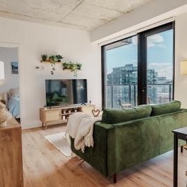 Bright & Cozy 1BR in Trendy Griffintown
