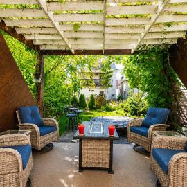 Hot Tub, Private Backyard & BBQ Near Airport