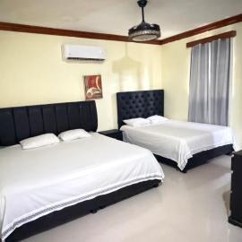 Aparta hotel doble, hotel in Higuey