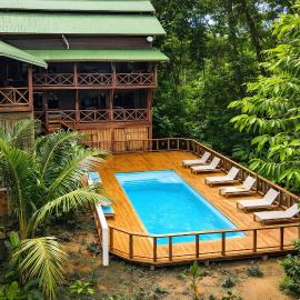 The Lodge at Punta Rica- Hilltop Eco-Lodge with Views & Pool, hotel in Bastimentos