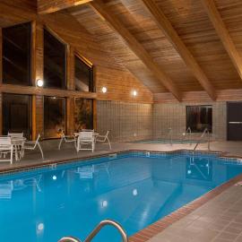 AmericInn by Wyndham Coralville, hotel in Coralville