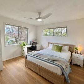 Welcome to Your Leafy Retreat in Graceville