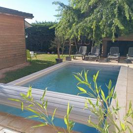 Chambres cosy climatisée proche cnpe Bugey - via rhona avec piscine, hotel v mestu Chavanoz
