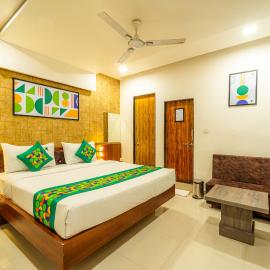 Treebo Ten Eleven Grand, Scheme 78, hotel i Indore