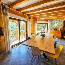 House SAINT PAUL House with Nordic bath, hotell i Saint-Paul-en-Jarez
