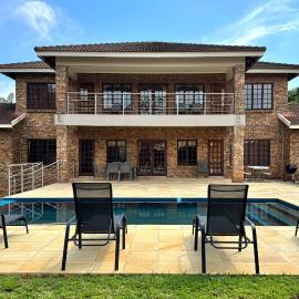 Avocado Grove Guest House