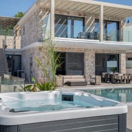 Goudis Luxury Villas Lefkada Sea View & Private Pools, hotel a Tsoukaladhes