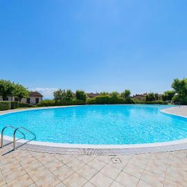 Garda Country Club by Whale Homes, hotell i Polpenazze del Garda