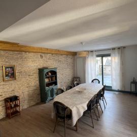 G Opératif, hotell sihtkohas Ornans