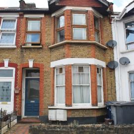 Cosy 1-bedroom couples' flat