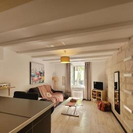 La Maison de Brigitte climatisée en cœur de ville 60 m2 pour 2 à 5 personnes ou studio 20 m2 pour 2 personnes