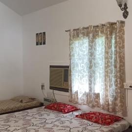 Kutralam Home Stay، فندق في كوتالام