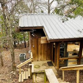 Luxury Glamping Cabin with Waterfront Access near Lake Texoma, Oklahoma, ξενοδοχείο σε Denison