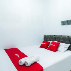 RedDoorz at Pondok Diana Pantai Ujung Genteng 4, hotell sihtkohas Ujunggenteng