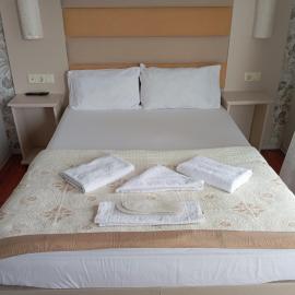 Sunset Otel، فندق في سيله