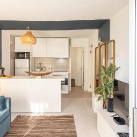 Viesnīca BeGuest Tiny Azure Apartament pilsētā Paredi