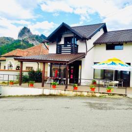 Mountain Lodge - Cabana din munții