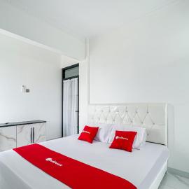 RedDoorz Syariah near Sukabumi City Station 2, hotel din Sukabumi