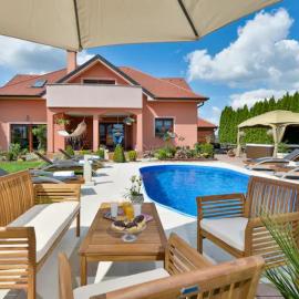 Luxury Villa Apartment - Private Jacuzzi & Sauna