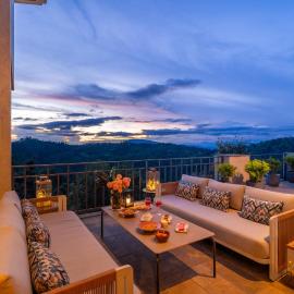 StayVista at Kings Abode with Mountain View, BBQ