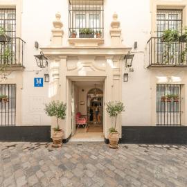 nüa santa cruz, hotel in Seville