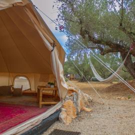 Paraiso Bell Tent - Glamping with Pool in Nature, hotell sihtkohas Tortosa