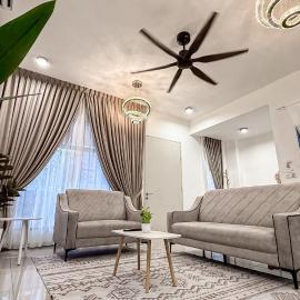 Family Friendly 4BR Landed Home 10 Pax Free Netflix WiFi, hotel in Port Dickson