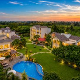 Sterling Quinta Jim Corbett, hotel em Kālādhūngi