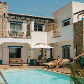 Arrifana Destination Suites โรงแรมในอัลเจซูร์