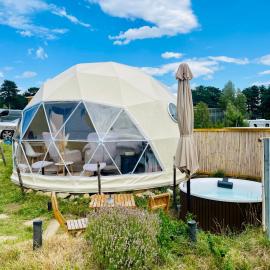 Glamping Hohe Wand - Kuppelzelt "Bergblick" mit Sternenfenster, hotel i Maiersdorf
