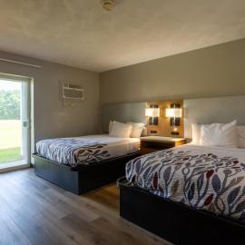 Colonial Brick Inn & Suites, хотел в New Milford