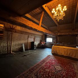 Anno 1782 Unique Romantic Glamping at the Manors Historic Barn, hotel en Arnager